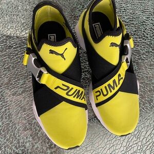 Women’s Bumblebee yellow and black Puma athletic shoe